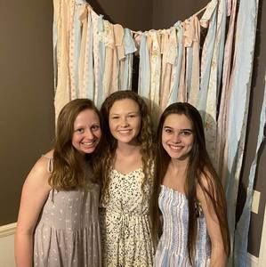 Meet your Posher, Madelyn